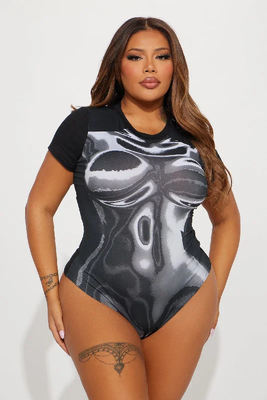 baddie-fever-short-sleeve-bodysuit-black-white