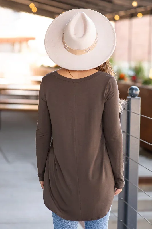 brown-v-neck-dolphin-hem-basic-top