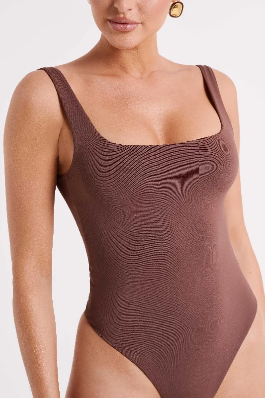 charlie-recycled-scoop-neck-bodysuit-mocha