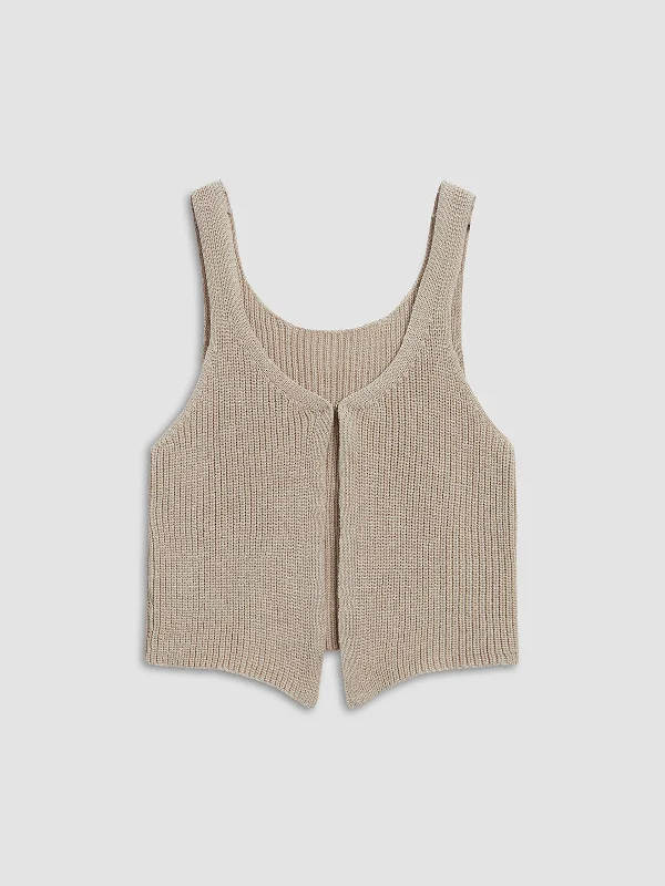 classic-hook-and-eye-knit-vest