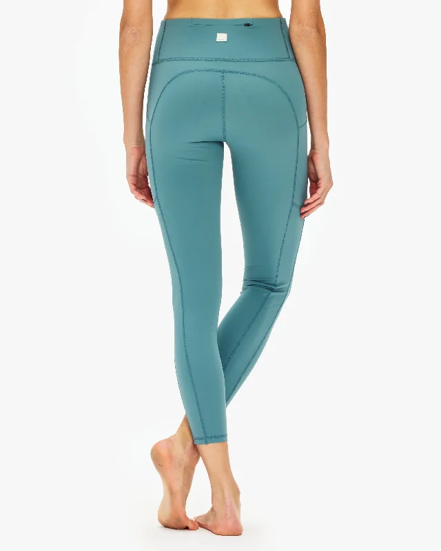 vuori_stride_legging_iron